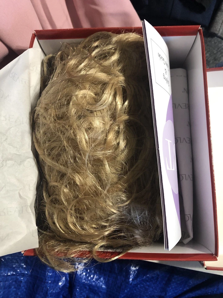 Revlon Short To Medium Blond Wig Monica 263 R In Box New With Net.  - Image 1 of 2