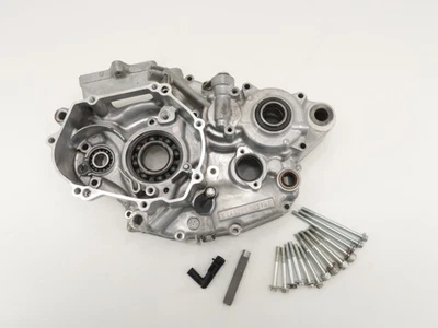 Kawasaki KX450F - Estojo de manivela lateral esquerda estoque meia extremidade inferior - 2016 KX450 FABRICANTE DE EQUIPAMENTO ORIGINAL - Imagem 1 de 4