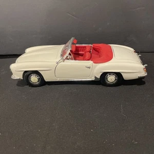 1/18 Diecast MAISTO 1955 Mercedes Benz 190 SL Convertible Cream Color Red Int. - Picture 1 of 9