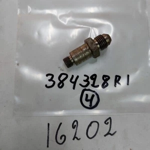 NEW NOS TRACTOR PARTS 384328R1 HYD CONNECTOR,1/2" - 20 JIC x 3/8" - 24 JIC Case - Picture 1 of 1