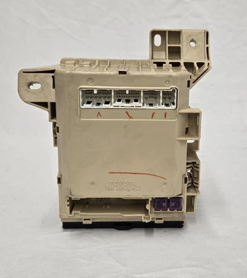 Toyota Camry 2011 2,5 L cabina caja de fusibles relé conjunto de unidad módulo de conexión Foto 1 de 4