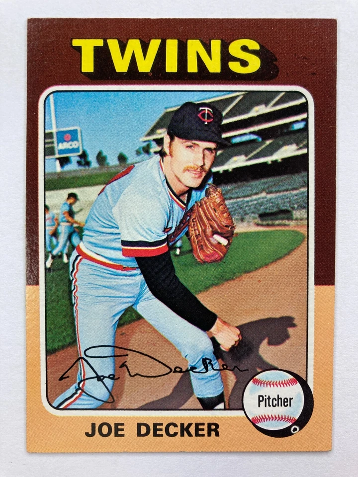 1975 Topps #102 Joe Decker (Minnesota Twins) - Image 1 of 2