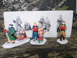 Dept 56 Heritage Village Collection ''Caroling Thru The City'' Figurines - Picture 1 of 15