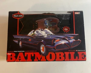 Polar Lights 1966 TV Series The Batmobile Snap it Modellbausatz im Maßstab 1:25 - Bild 1 von 4