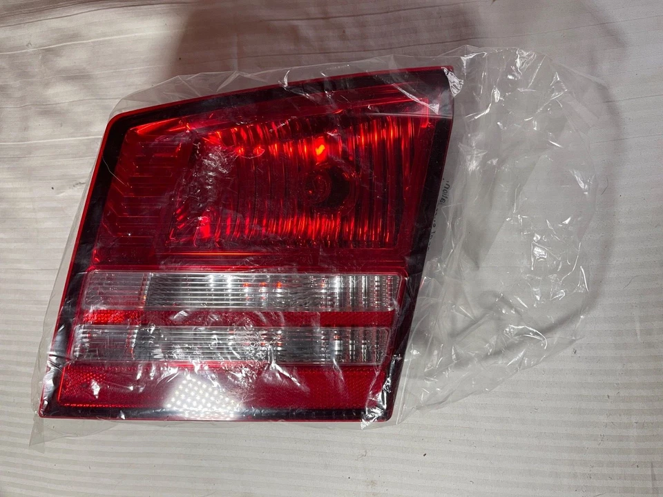 09-19 Dodge Journey derecho pasajero derecho halógeno interior maletero tapa lámpara trasera LUZ Foto 1 de 4