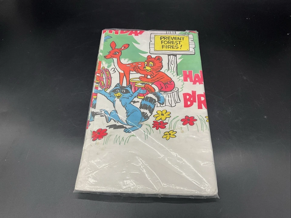 Mantel de papel de cumpleaños de animales del bosque de colección Foto 1 de 4