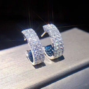 Halbe Mini-Creolen 2 kt Rundschliff simulierter Diamant 14 K Weißgold-Finish - Bild 1 von 6