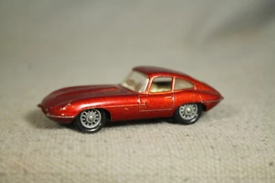 vintage toy car  Matchbox Lesney no 32 Jaguar E type XKE 1962 - Image 1 of 4
