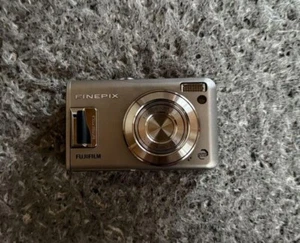 Fujifilm FinePix F31fd Silver Compact Digital Camera - 6.3MP, 3x - Used - Picture 1 of 3