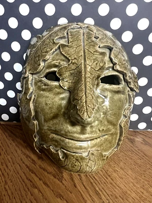 Hojas decorativas vintage para colgar en la pared de cerámica verde oliva hecha a mano Foto 1 de 4