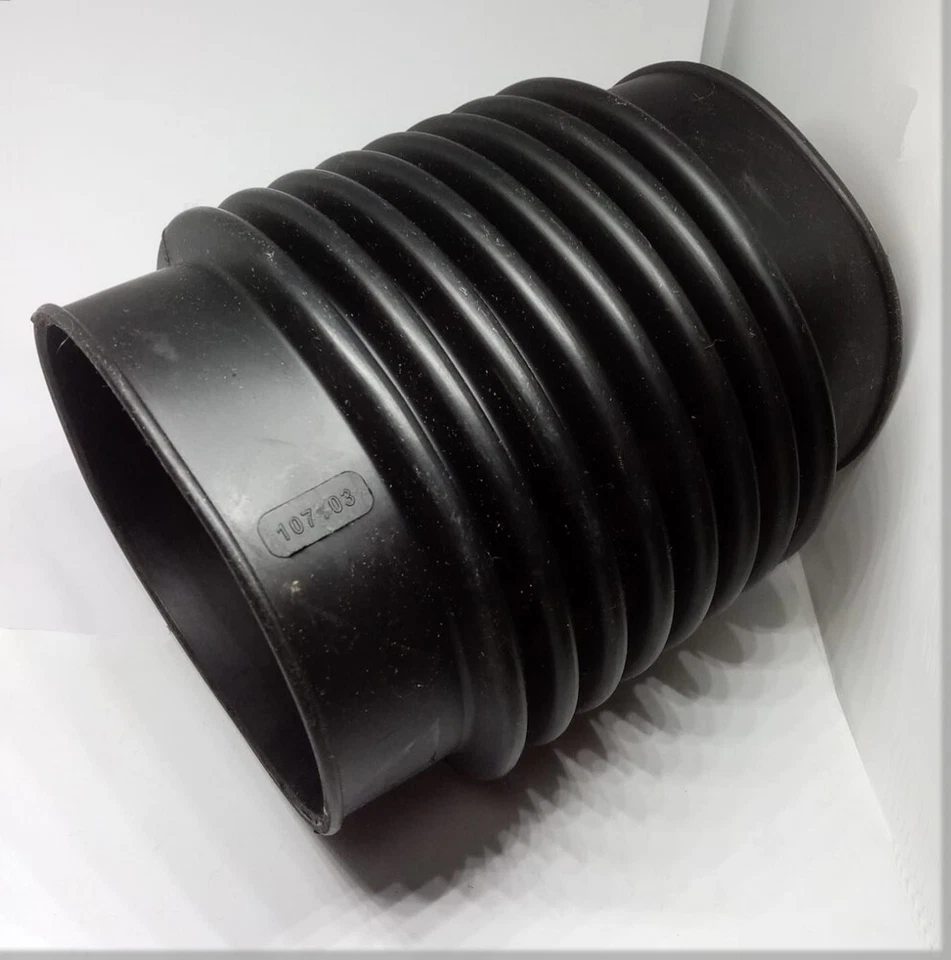 FERRARI DINO 308 GT4 / GTB / GTS - Manguera de goma flexible de admisión de aire Foto 1 de 1