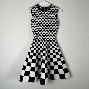 Ted Baker's London Geo Jacquard Tejido Ajuste y Acampanado Negro Blanco Cuadros EE. UU. Talla 4 - Imagen 1 de 7