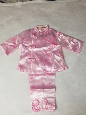 Toddler Girls 2 Pc Pink Beautiful Oriental Style Pajamas Sz M, fully lined - Image 1 of 4