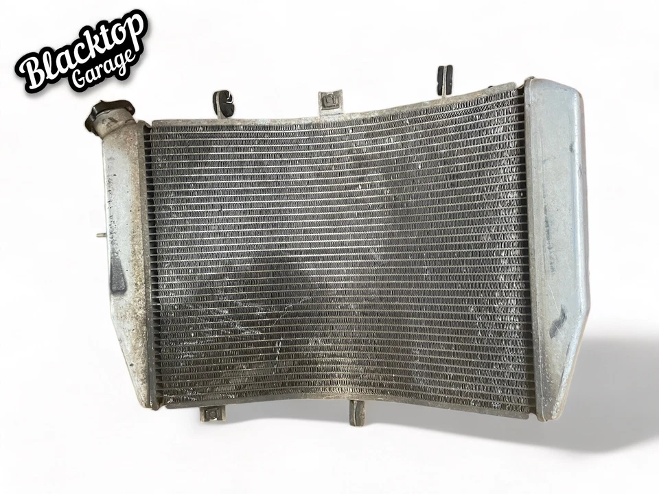 2005 SUZUKI GSXR 600 RADIATOR AND COOLING FAN 2004 - Image 1 of 2