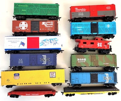 Lot of 12 HO Scale Freight Cars Athearn Bachmann AHM UP BM ATSF NYC MASH ~ T602A - Image 1 of 4