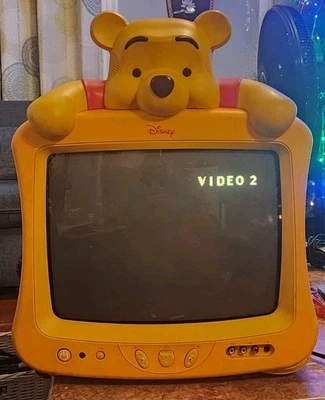 Juego de TV de Colección Disney Winnie the Pooh 13" Color Amarillo Modelo Funcionando DT 1350-RWP  Foto 1 de 4