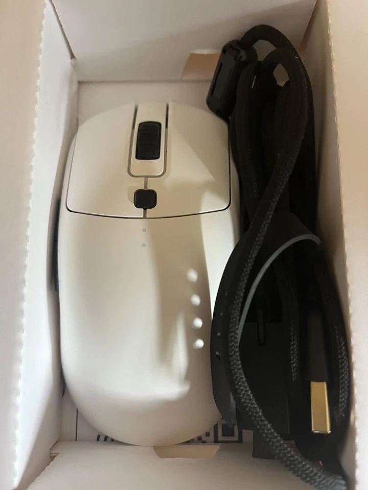 VAXEE XE Wireless Gaming Mouse White Used - Image 1 of 1