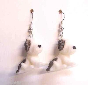 NEU weiße Schafe Hunde Welpen 1" Mini Figuren Ohrhänger - Bild 1 von 1