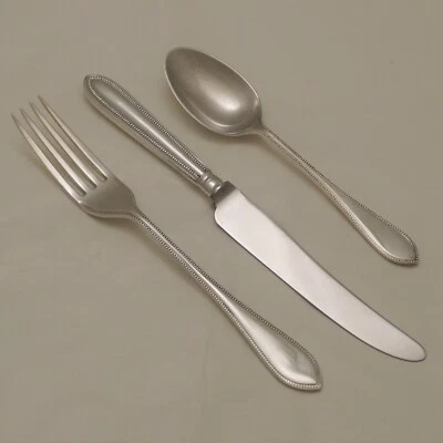 Cucharas y tenedores de servicio de plata Mappin & Webb / James Dixon diseño de cuentas finas Foto 1 de 2