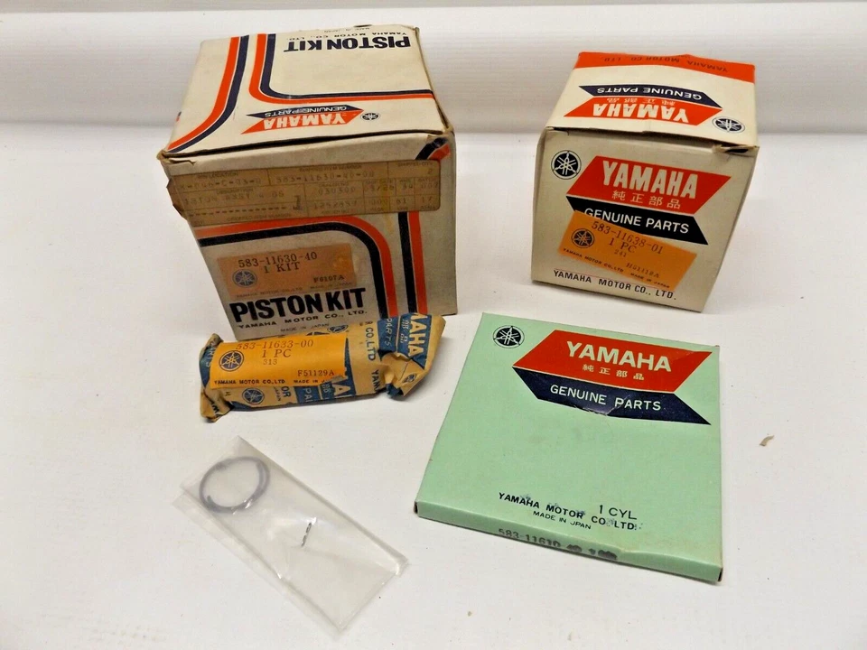 NOS YAMAHA 583-11630-40-00 PISTON KIT 1MM OS XT500 TT500 - Image 1 of 1