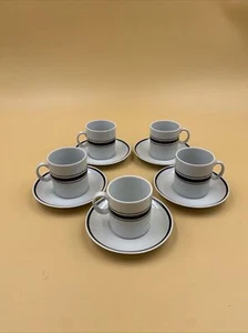 Jarolina Polish Demitasse Tazzine e Piattini Espresso Righe Nere, Set di 5, Usato in Ottime Condizioni - Foto 1 di 7
