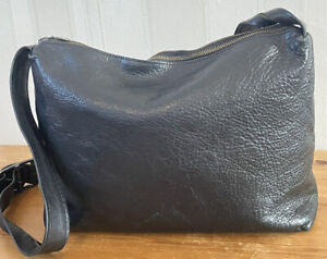 Vintage Fred de la Bretoniere Black Thick Genuine Textured Leather Messenger Bag