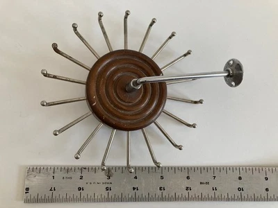 Colgador de carrusel vintage de madera para montaje en pared de 18 corbatas Foto 1 de 4