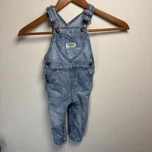 OshKosh B’gosh Baby Mädchen 12 Monate ~ blau Denim Herz Oshkosh Overall/Lätzchen - Bild 1 von 14
