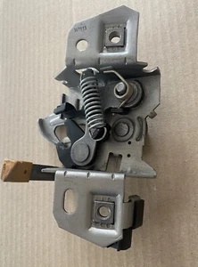 2008-13 VOLVO C30 HOOD LATCH OEM - Picture 1 of 4