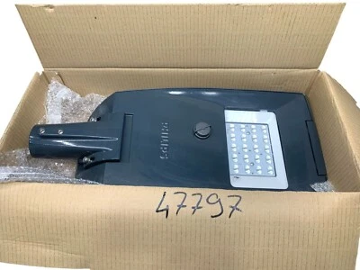 Philips Luma Macro Straßenleuchte Mastleuchte BGP615 LCWO LED18-4S 47797 - Bild 1 von 4