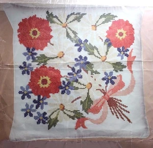 FRÜHLINGSSTRAUSS KREUZSTICH 14 ZOLL KISSEN-SET VON CARON, BEGONNEN NICHT FERTIG 1980 - Bild 1 von 8