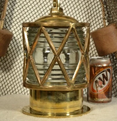 LUZ APILAMIENTO MUELLE BELFAST MCMILLAN Foto 1 de 4