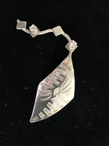 Sterling Silver Stingray with 2 diamonds jeweled long tail pin/pendant - Picture 1 of 10