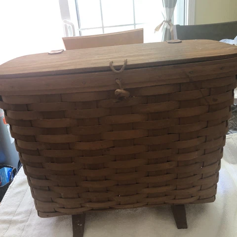 1988 Longaberger Footed Magazine Basket with Flip Lid Large (Visible wear) Cover