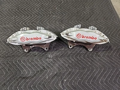 Pinzas de freno delanteras Brembo Chevrolet SS 2014-2017 sedán OEM #MAY21 Foto 1 de 4