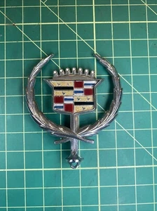 1985-1999 Cadillac DeVille Fleetwood Coupe Hood Ornament Round Base OEM - Picture 1 of 2