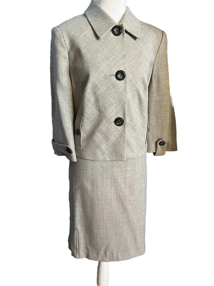 Traje Falda Tracy Evans Gris Talla 14 Grandes Botones Carrera Iglesia Traje Busto 43” Foto 1 de 4