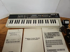 Casio MT-70 Synthesizer Casiotone 49 Tasten mit MS-1 Scanner, Handbuch, Booklet - Bild 1 von 14