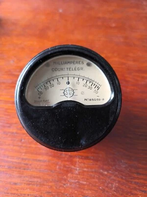 Ancien Manomètre MILLIAMPERES COURT. TELEGR. S.A.T ( bakélite ???? )  - Photo 1/4