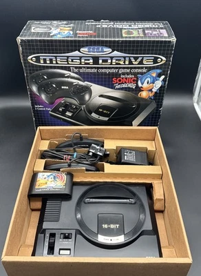 Console da gioco Sega Mega Drive nera -PAL - confezione originale - originale - buone condizioni  - Immagine 1 di 4