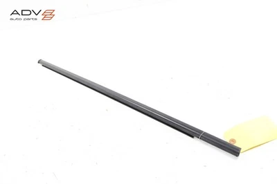 Acura RDX 2019-2025 puerta del lado del pasajero delantero derecho ventana cinturón moldeado OEM Foto 1 de 4