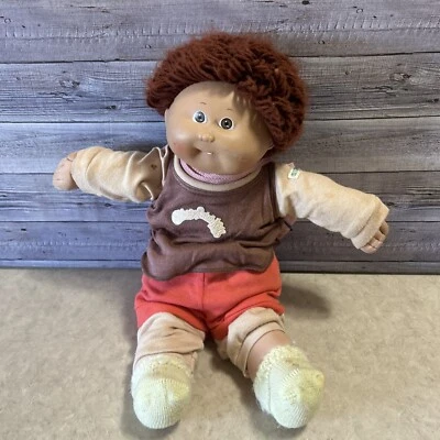 Boneca Cabbage Patch Kids 1985 original Calico Boy cabelo marrom vermelho 17"" - Imagem 1 de 4