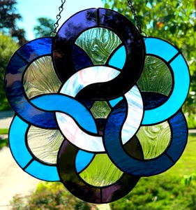 Shades of Blue CELTIC INTERLOCKING RINGS Authentic Stained Glass SUNCATCHER Gift - Picture 1 of 24