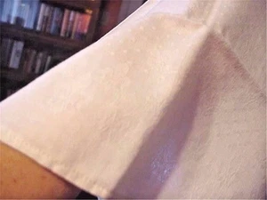 3 Vintage Damask Napkins White with Fleur de Lis Designs Large Banquet 18" - Picture 1 of 6