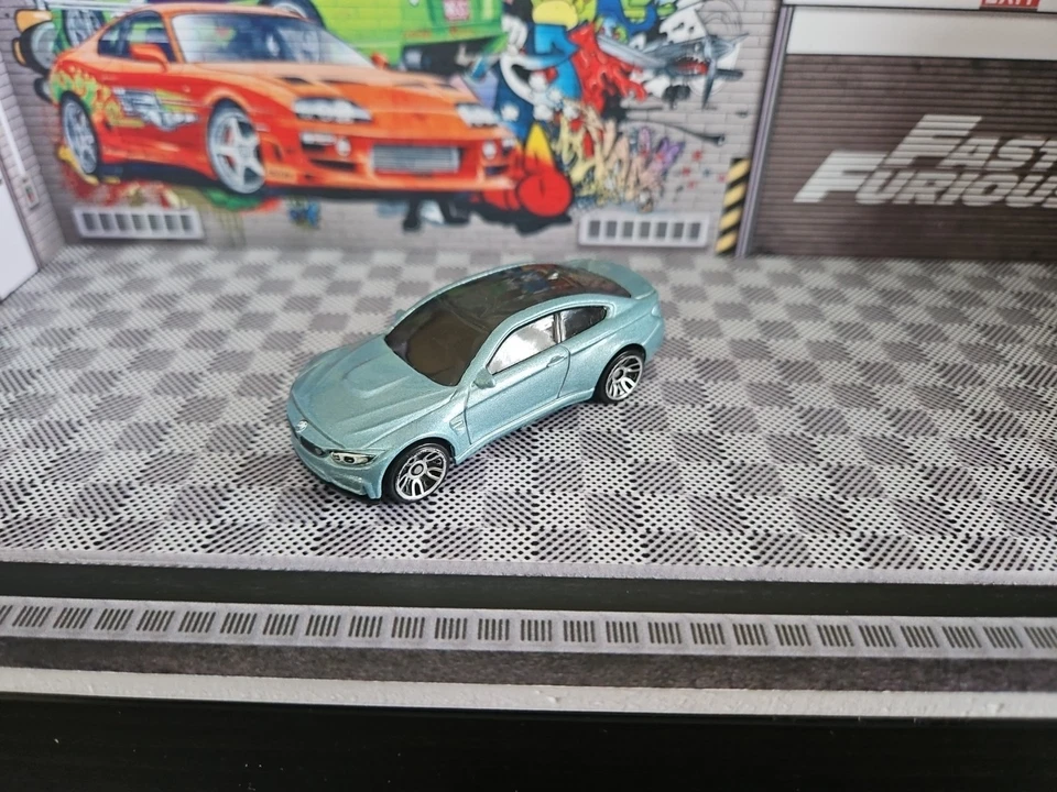 Hot Wheels BMW M4 Diecast Coleccionable Combine Post En muy buena condición+ Foto 1 de 4