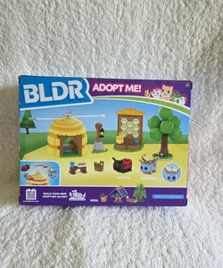 New BLDR Roblox Adopt Me! Coffee Shop Interior w/ Queen Bee Building Set 225 pc - Picture 1 of 4