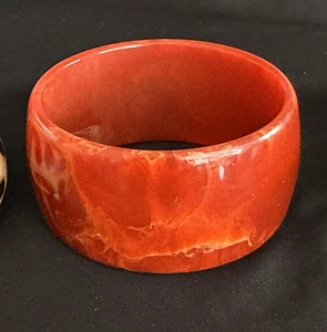 1 Vintage Rare Marbled Orange / Fire Red Bakelite Bangle Bracelet - Picture 1 of 6