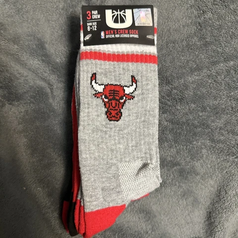 Chicago Bulls NBA UNK Crew Socks Mens Sizes 6-12 Red/Black/Gray 3-Pack NWT Cover