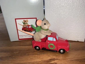 Charming Tails ""Trucking To A Happy Holiday"" Dean Griff nuevo en caja Navidad 2020 - Imagen 1 de 7