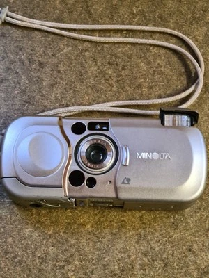 Vintage Minolta Vectis 3000  Retro  Camera  - Image 1 of 4